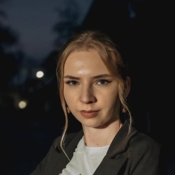 Фотография репетитора Астахова Алена Васильевна