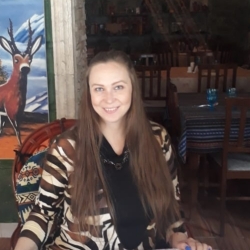 Фотография репетитора Толстова Алена Александровна