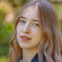 Фотография репетитора Попова Анастасия Сергеевна