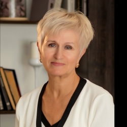 Фотография репетитора Долгобаева Нина Николаевна