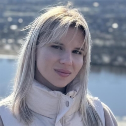 Фотография репетитора Попова Марина Сергеевна