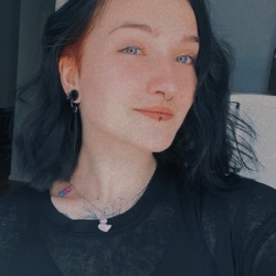 Фотография репетитора Попова Мирослава Сергеевна