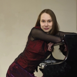 Фотография репетитора Рязанова Анастасия 