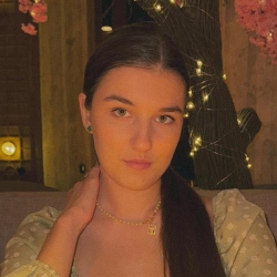 Фотография репетитора Юдинцева Алина Алексеевна