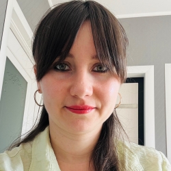 Фотография репетитора Цветкова Анастасия Константиновна