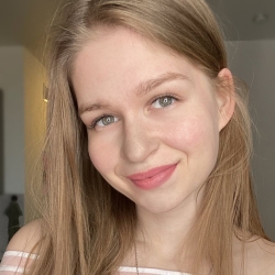 Фотография репетитора Плотникова Дарья Павловна