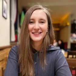 Фотография репетитора Агафонова Арина Сергеевна