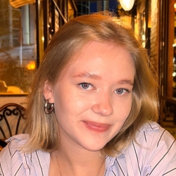 Фотография репетитора Низовцева Елизавета Андреевна