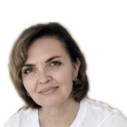 Фотография репетитора Толстова Юлия Евгеньевна