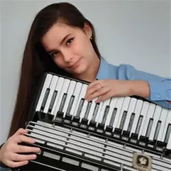 Фотография репетитора Воробьева Виктория Шамильевна