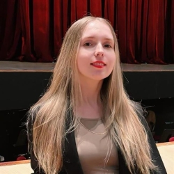 Фотография репетитора Петрова Дана Дмитриевна