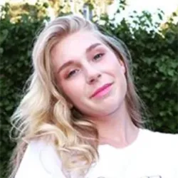 Фотография репетитора Николаева Екатерина Витальевна