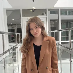 Фотография репетитора Григорьева Александра Денисовна