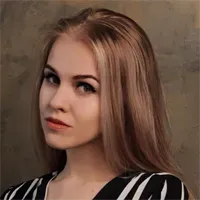 Фотография репетитора Басова Елена Олеговна