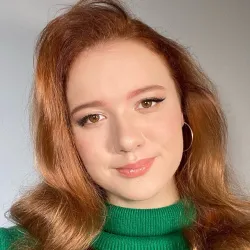 Фотография репетитора Семёнова Арина Владиславовна