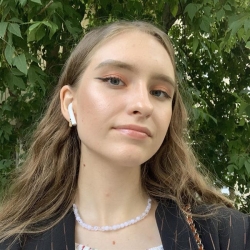 Фотография репетитора Злобина Арина Сергеевна