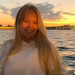 Фотография репетитора Брух Мирослава Артёмовна