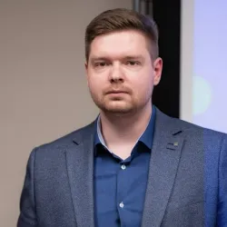 Фотография репетитора Бурых Максим Сергеевич