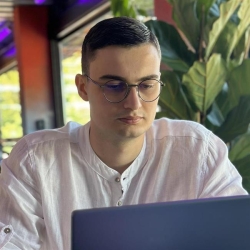 Фотография репетитора Бессмолкин Максим Алексеевич