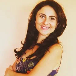 Фотография репетитора Степанян Нвард Масисовна