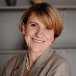 Фотография репетитора Цимбалова Елена Юрьевна