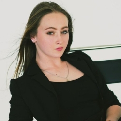 Фотография репетитора Титова Карина Алексеевна