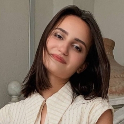 Фотография репетитора Эксузян Каролина Карленовна