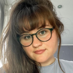 Фотография репетитора Службина Алена Богдановна