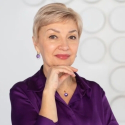 Фотография репетитора Менькова Елена Юрьевна