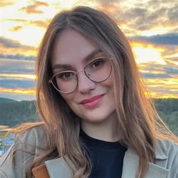 Фотография репетитора Алабушева Оксана Леонидовна