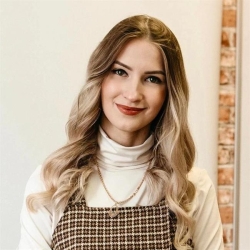 Фотография репетитора Чельдиева Карина Юрьевна