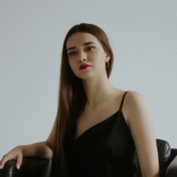 Фотография репетитора Зайнуллина Илона Владимировна