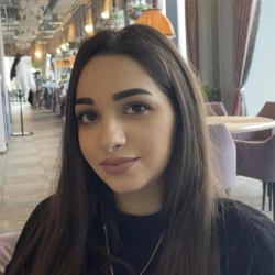 Фотография репетитора Думоян Виолетта Степановна