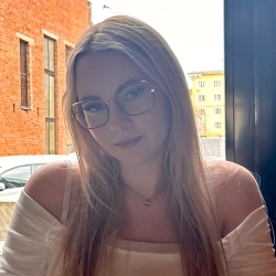 Фотография репетитора Романова Ксения Романовна