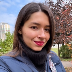 Фотография репетитора Бурундукова Алина Ринатовна