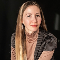 Фотография репетитора Ломовцева Кристина Евгеньевна