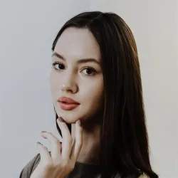 Фотография репетитора Чаусова Арина Сергеевна