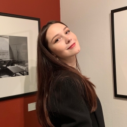 Фотография репетитора Зотова Алина Максимовна