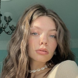 Фотография репетитора Крюкова Анастасия Александровна