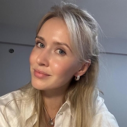 Фотография репетитора Петрова Екатерина Петровна