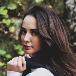 Фотография репетитора Бондаренко Яна Романовна