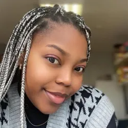 Фотография репетитора Акпадо Фалонн Урсул 