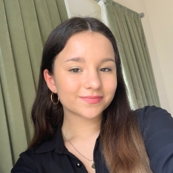 Фотография репетитора Алимова Алина Вялитовна