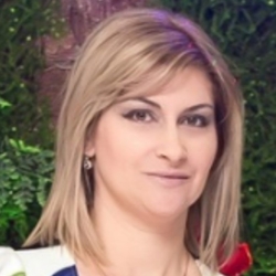 Фотография репетитора Шахназарян Милана Владимировна