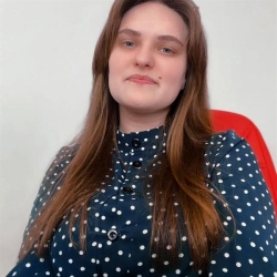 Фотография репетитора Медведева Алина Андреевна