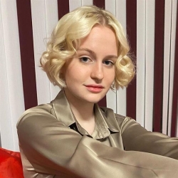 Фотография репетитора Сотникова Полина Олеговна