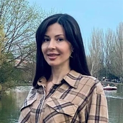 Фотография репетитора Солдатова Алина Тахировна