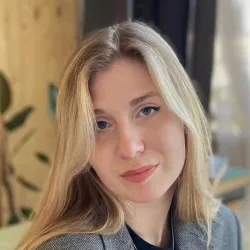 Фотография репетитора Плотникова Алeна Юрьевна