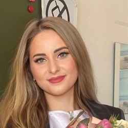 Фотография репетитора Попова Кристина Вячеславовна