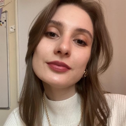 Фотография репетитора Крылова Екатерина Андреевна